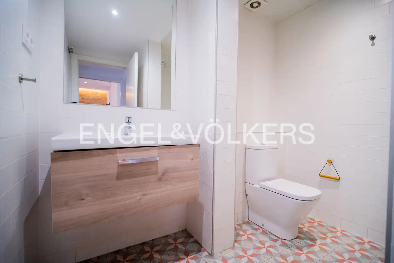 Bathroom of Flat for sale in Barcelona  with Air Conditioner, Heating and Parquet flooring