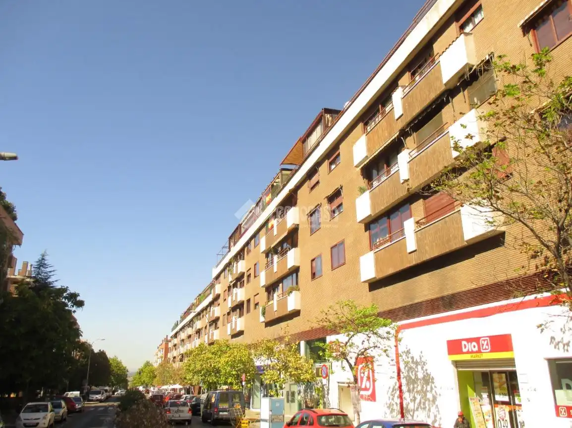 Vista exterior de Local en venta en Madrid con Aire acondicionado y Calefacción