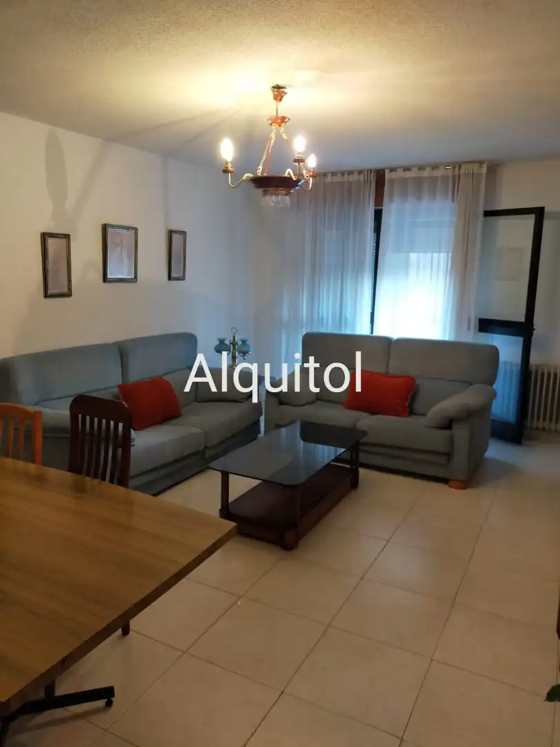Wohnzimmer von Wohnung zur untervermieten in Toledo mit Heizung, Parkett und Möbliert