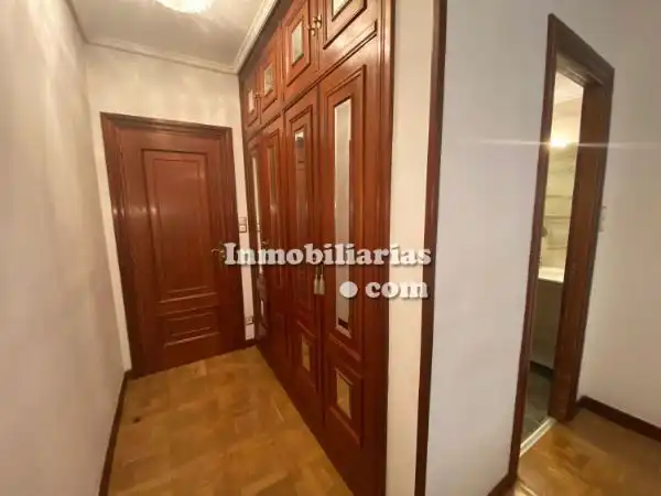 Habitación de Piso en venta en Castro-Urdiales con Calefacción, Terraza y Horno