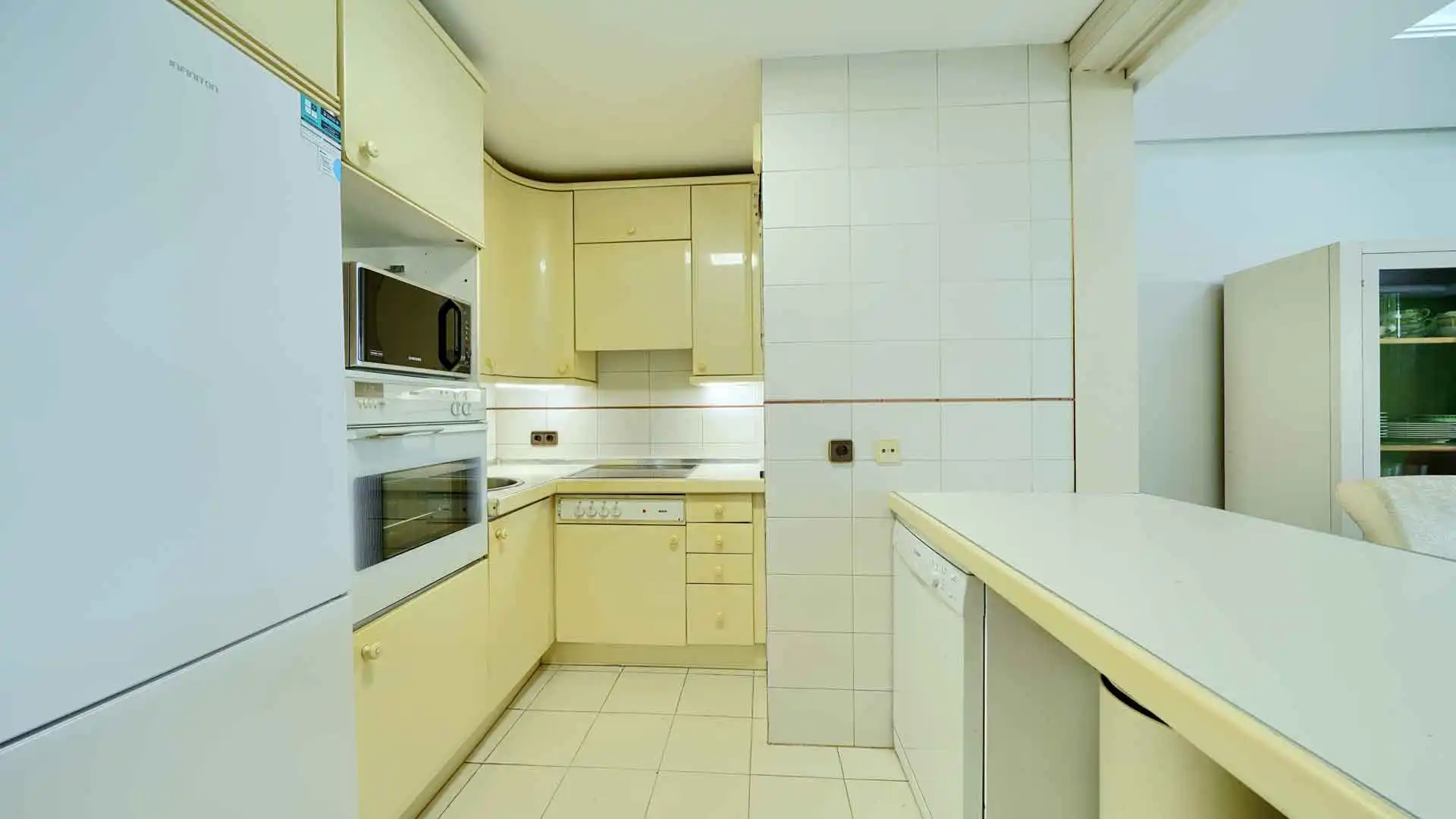 Cuina de Apartament en venda en Marbella amb Aire condicionat, Calefacció i Terrassa