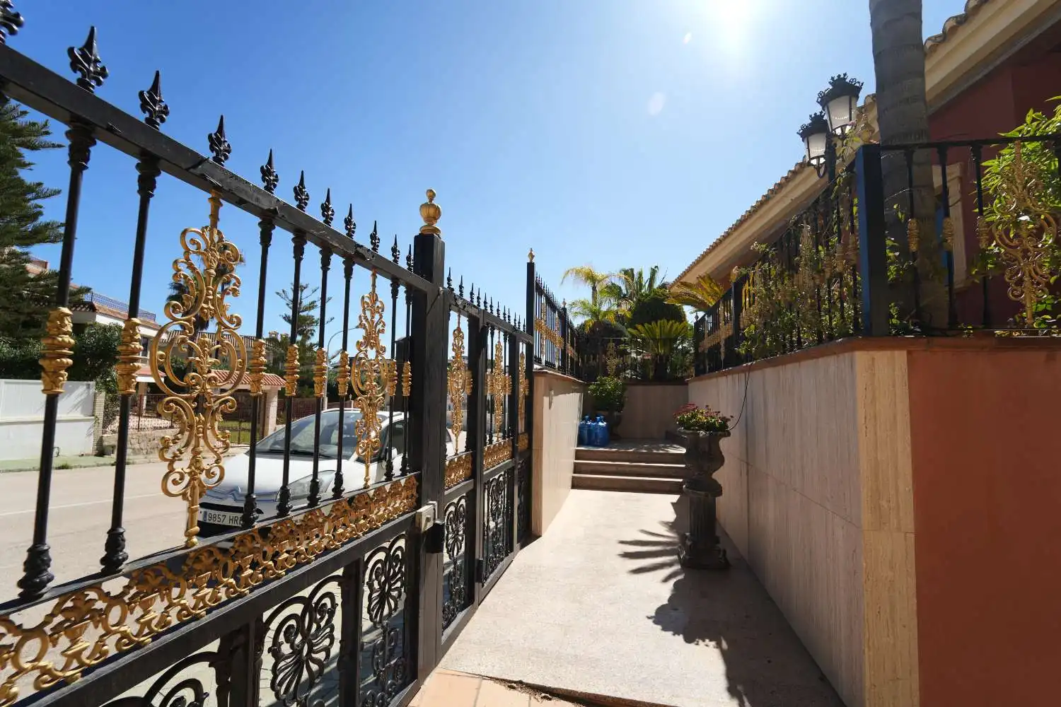 Vista exterior de Casa o xalet en venda en Orihuela amb Aire condicionat, Calefacció i Terrassa