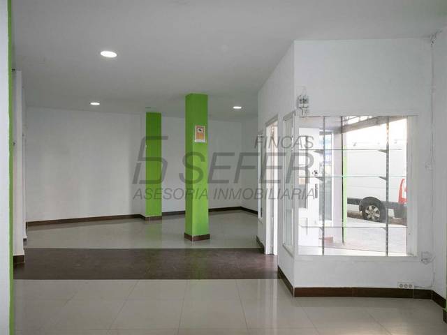 Local comercial en Alquiler en VICENT SANCHIZ en Avenida Alemania-Italia