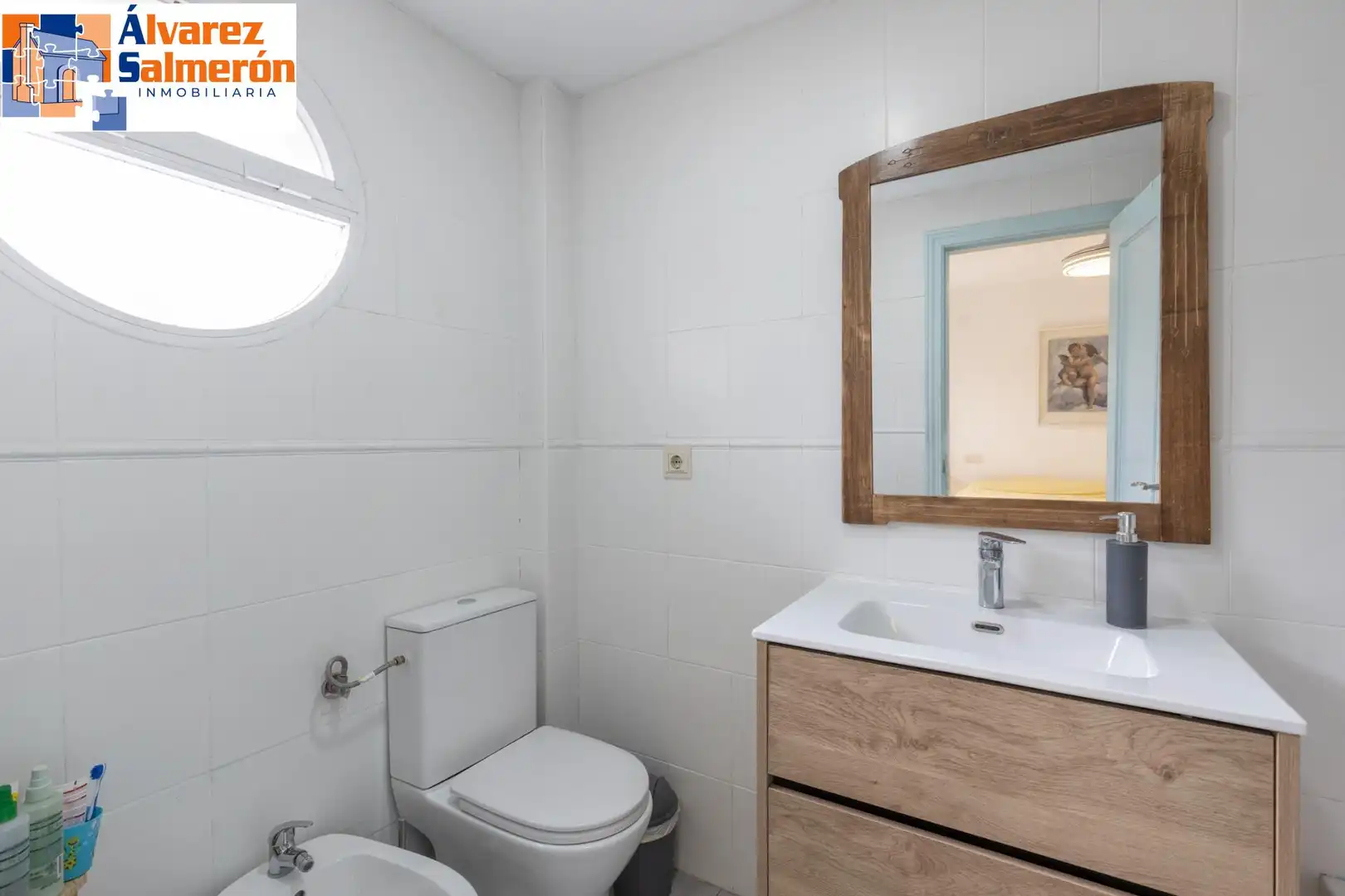 Bathroom of Houses for sale in Altos de la Zubia