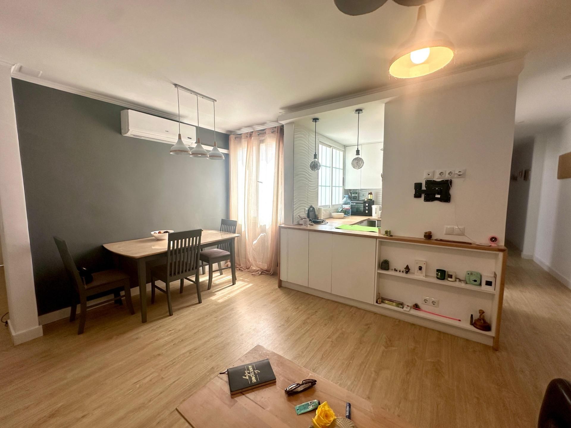 Menjador de Apartament en venda en Alicante / Alacant amb Aire condicionat i Calefacció