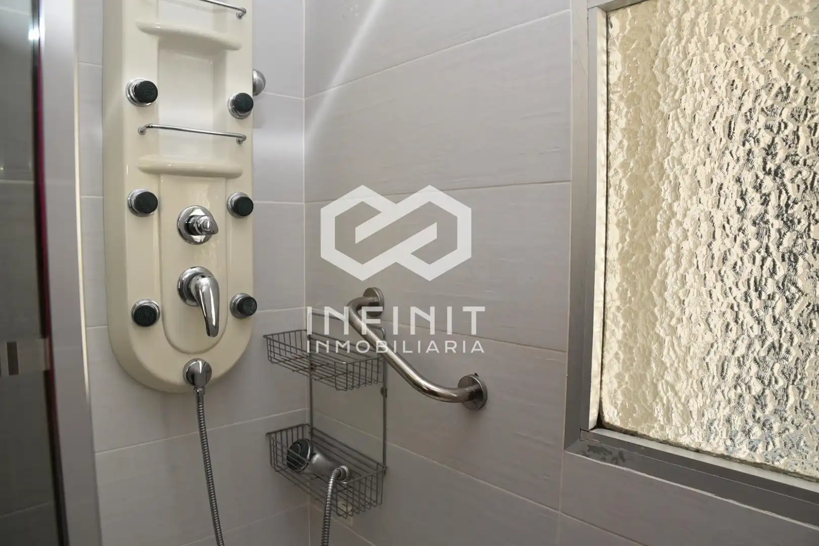 Bathroom of Flat for sale in Alcalá de Henares  with Air Conditioner, Heating and Terrace
