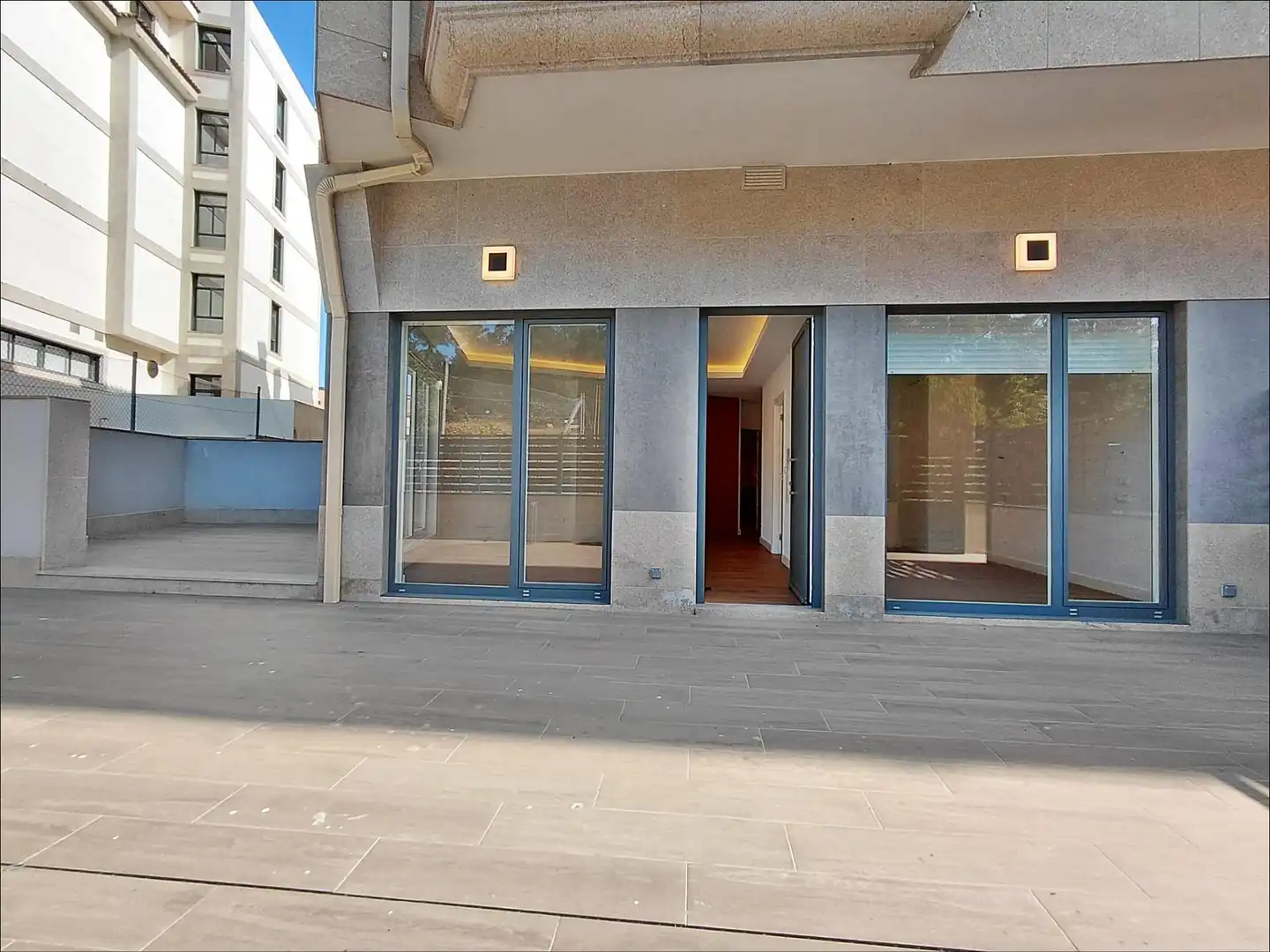 Außenansicht von Erdgeschoss zum Verkauf in Sanxenxo mit Heizung, Terrasse und Möbliert