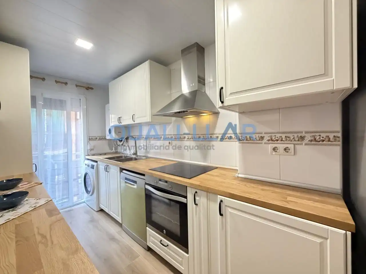 Cocina de Piso en venta en Cornellà de Llobregat con Aire acondicionado, Calefacción y Parquet