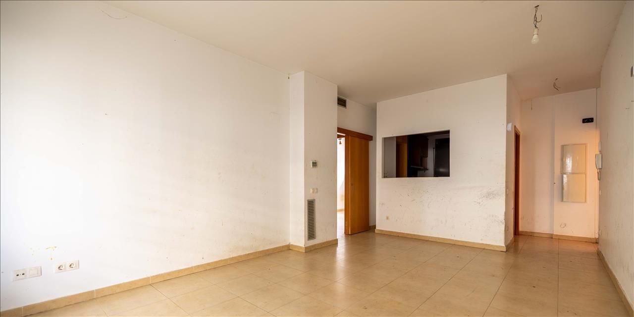 Planta baixa en venda en Montbrió del Camp