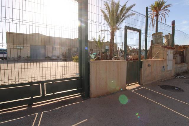 Nave industrial en Alquiler en Polígono Santa Ana