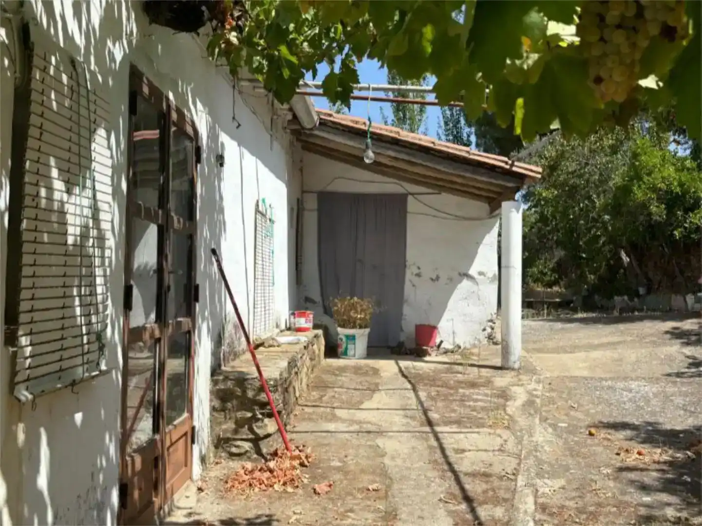 Vista exterior de Finca rústica en venda en Madroñera amb Jardí privat, Piscina i Moblat