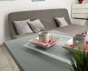 Dormitori de Apartament de lloguer en Las Palmas de Gran Canaria amb Terrassa, Moblat i Forn