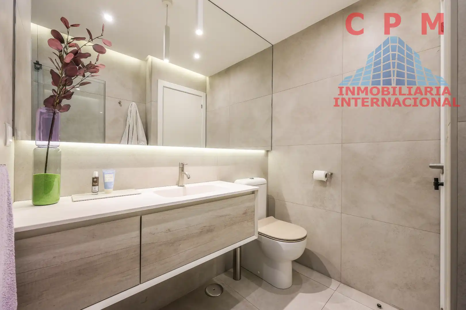 Baño de Piso de alquiler en Madrid con Aire acondicionado, Calefacción y Parquet