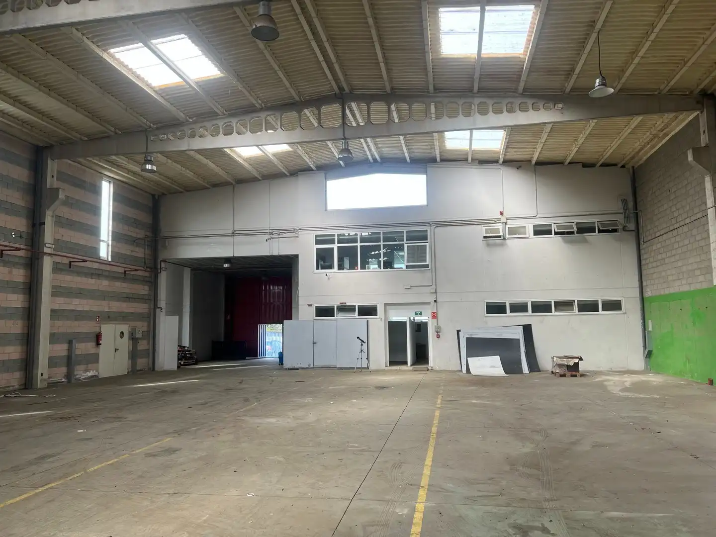 Vista exterior de Nau industrial de lloguer en Cambre 