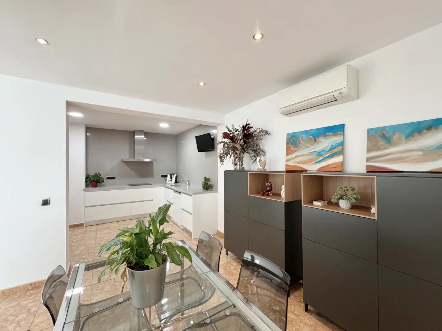 Küche von Einfamilien-Reihenhaus zum Verkauf in L'Escala mit Klimaanlage und Terrasse