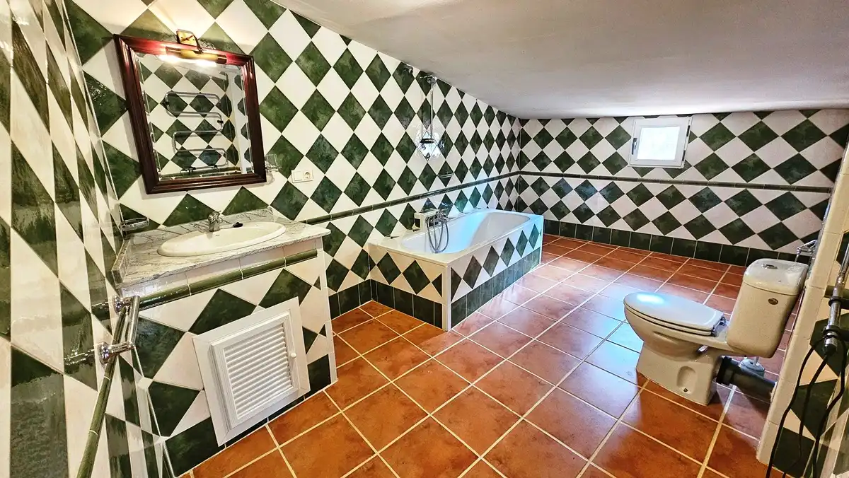 Baño de Finca rústica en venta en Cortegana con Jardín privado, Terraza y Piscina