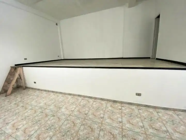 Local comercial en venta en CONDE DE TORRECEDEIRA, imagen 8