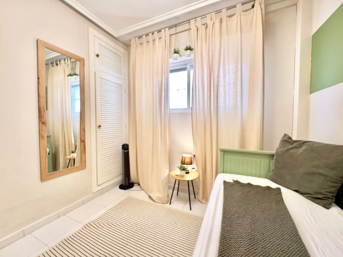 Bedroom of Flat for rent in Torrevieja  with Air Conditioner, Heating and Swimming Pool