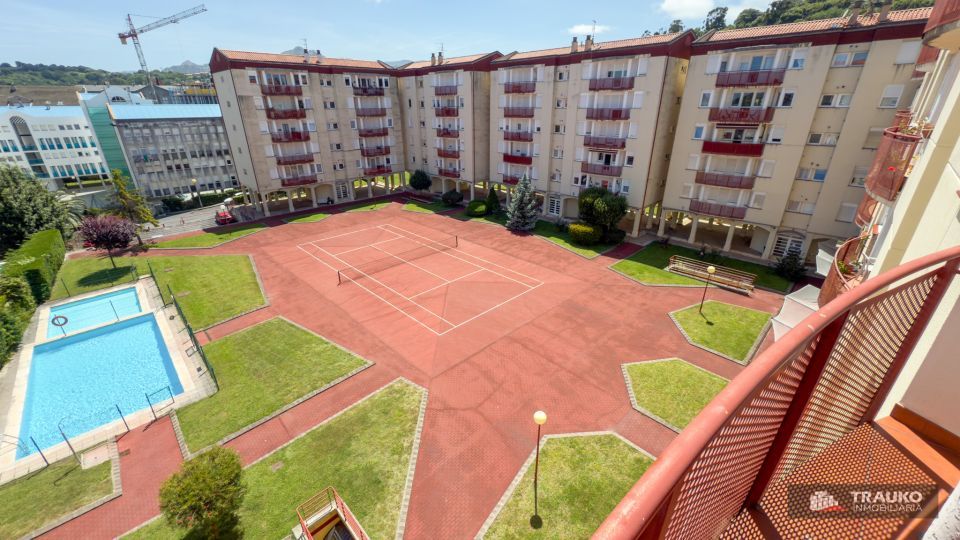 Terrassa de Pis de lloguer en Castro-Urdiales amb Jardí privat, Piscina i Forn