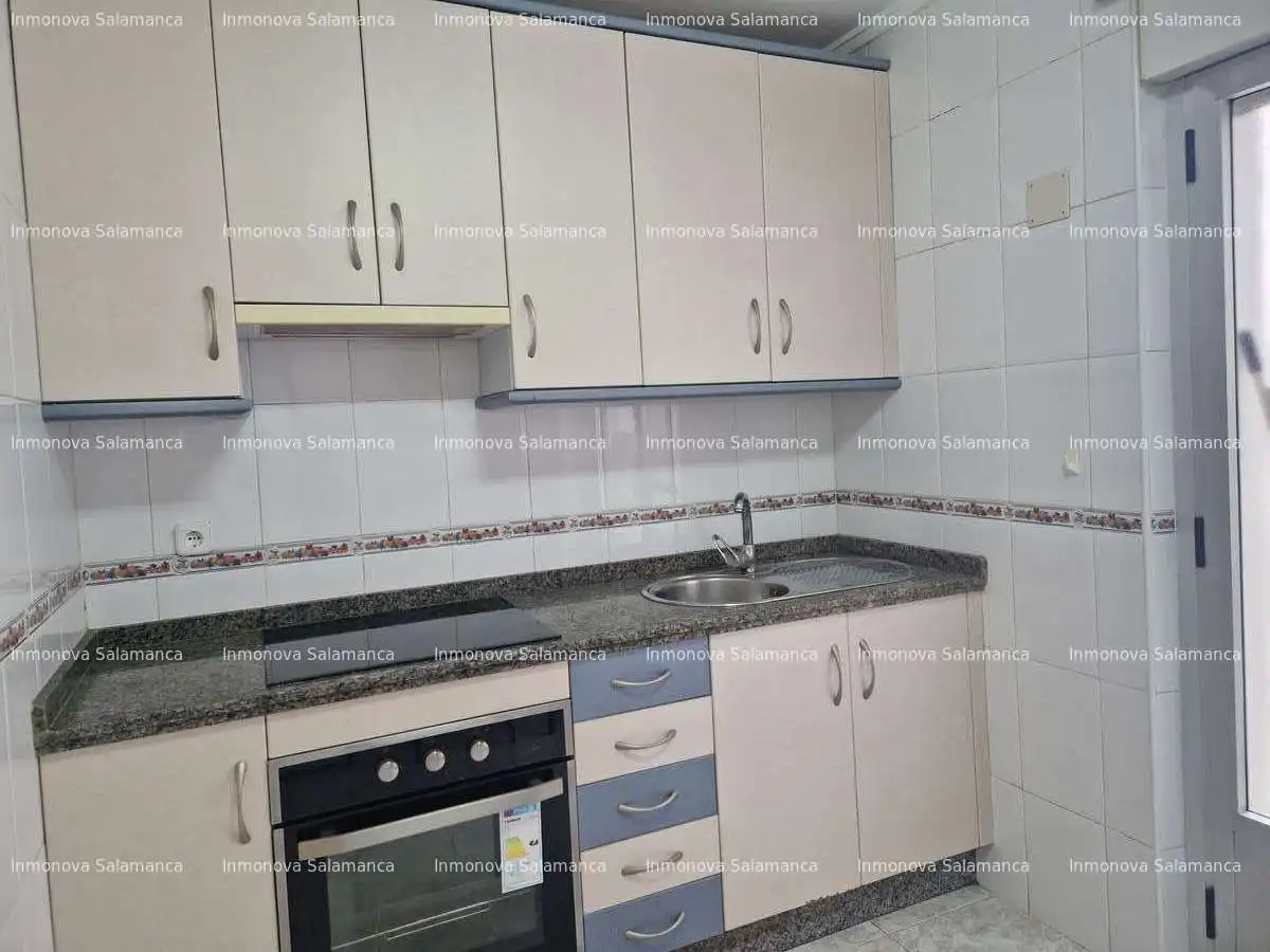 Küche von Wohnung zur untervermieten in Salamanca mit Heizung, Terrasse und Möbliert