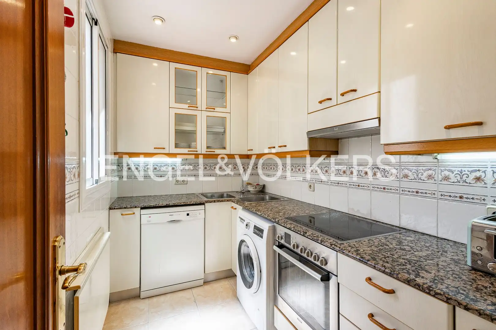Kitchen of Flat for sale in Barcelona  with Air Conditioner, Heating and Parquet flooring