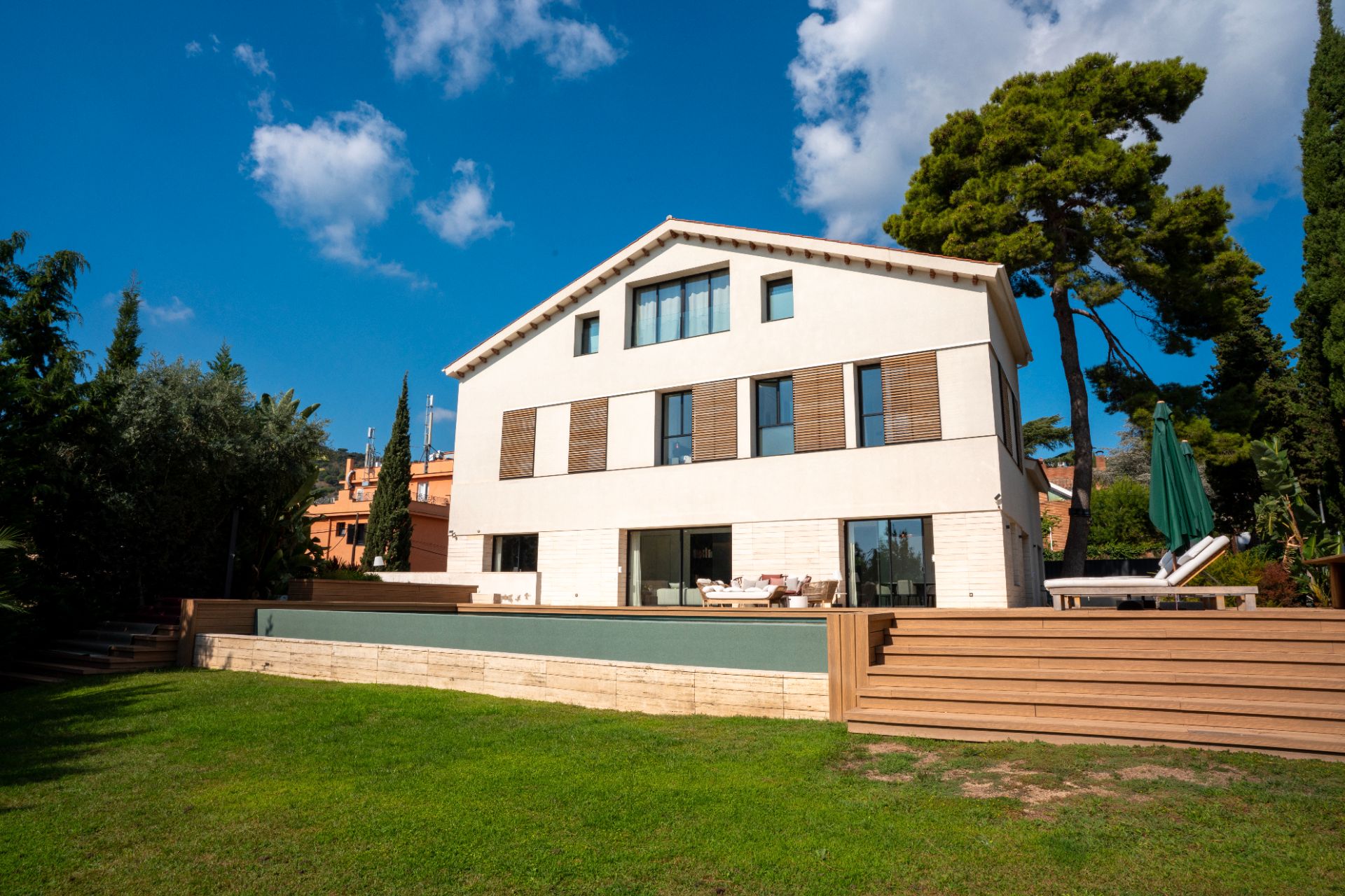 Vista exterior de Casa o xalet en venda en  Barcelona Capital amb Aire condicionat, Calefacció i Jardí privat
