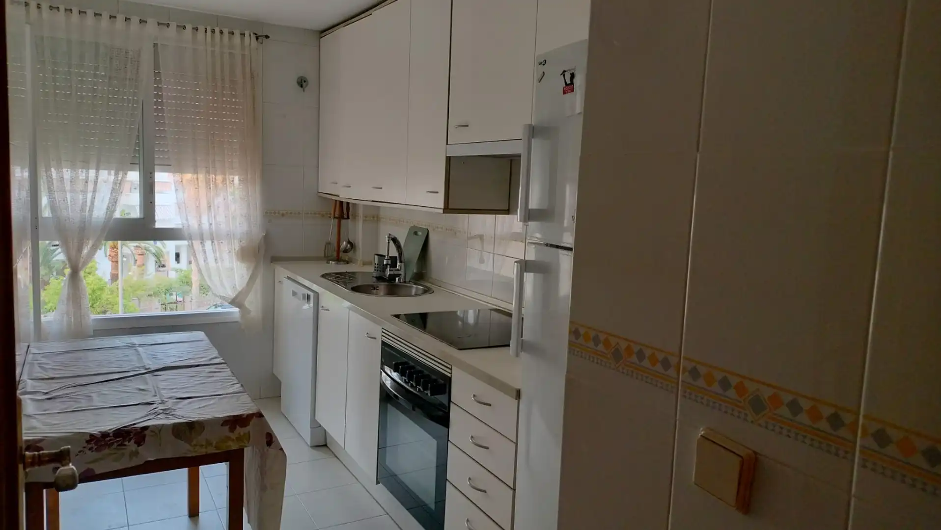 Cuina de Apartament de lloguer en Alicante / Alacant amb Aire condicionat, Calefacció i Terrassa