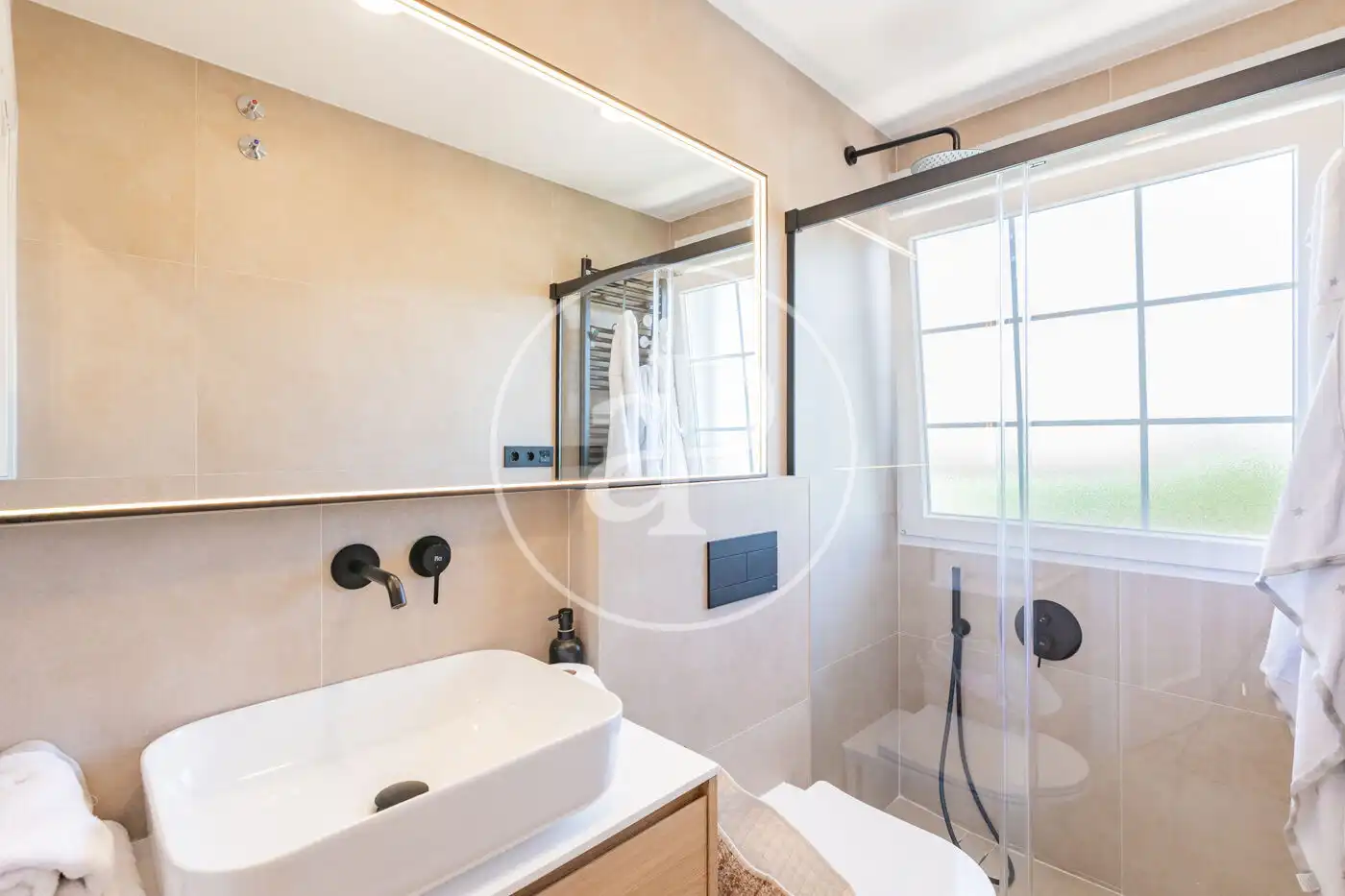 Baño de Casa adosada de alquiler en Las Rozas de Madrid con Aire acondicionado, Calefacción y Jardín privado