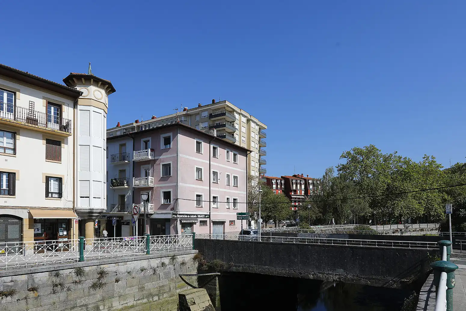 Exterior view of Flat for sale in Irun   with Heating and Balcony