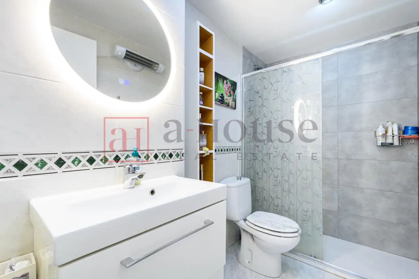 Bathroom of Flat for sale in Barcelona  with Air Conditioner, Heating and Terrace
