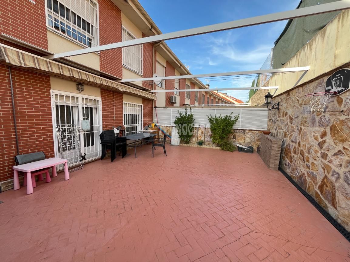 Terrassa de Casa adosada en venda en Loeches