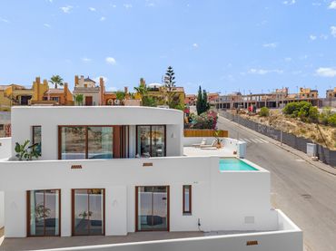 Chalet de obra nueva en venta en Algorfa