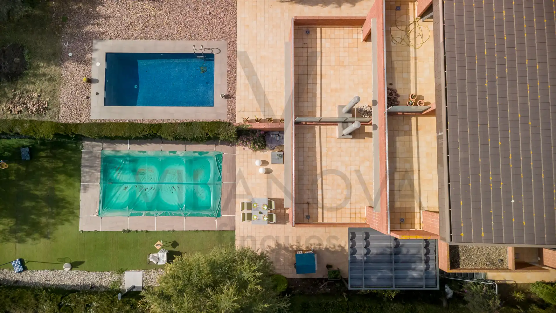 Piscina de Casa adosada en venda en Castellvell del Camp amb Aire condicionat, Calefacció i Jardí privat