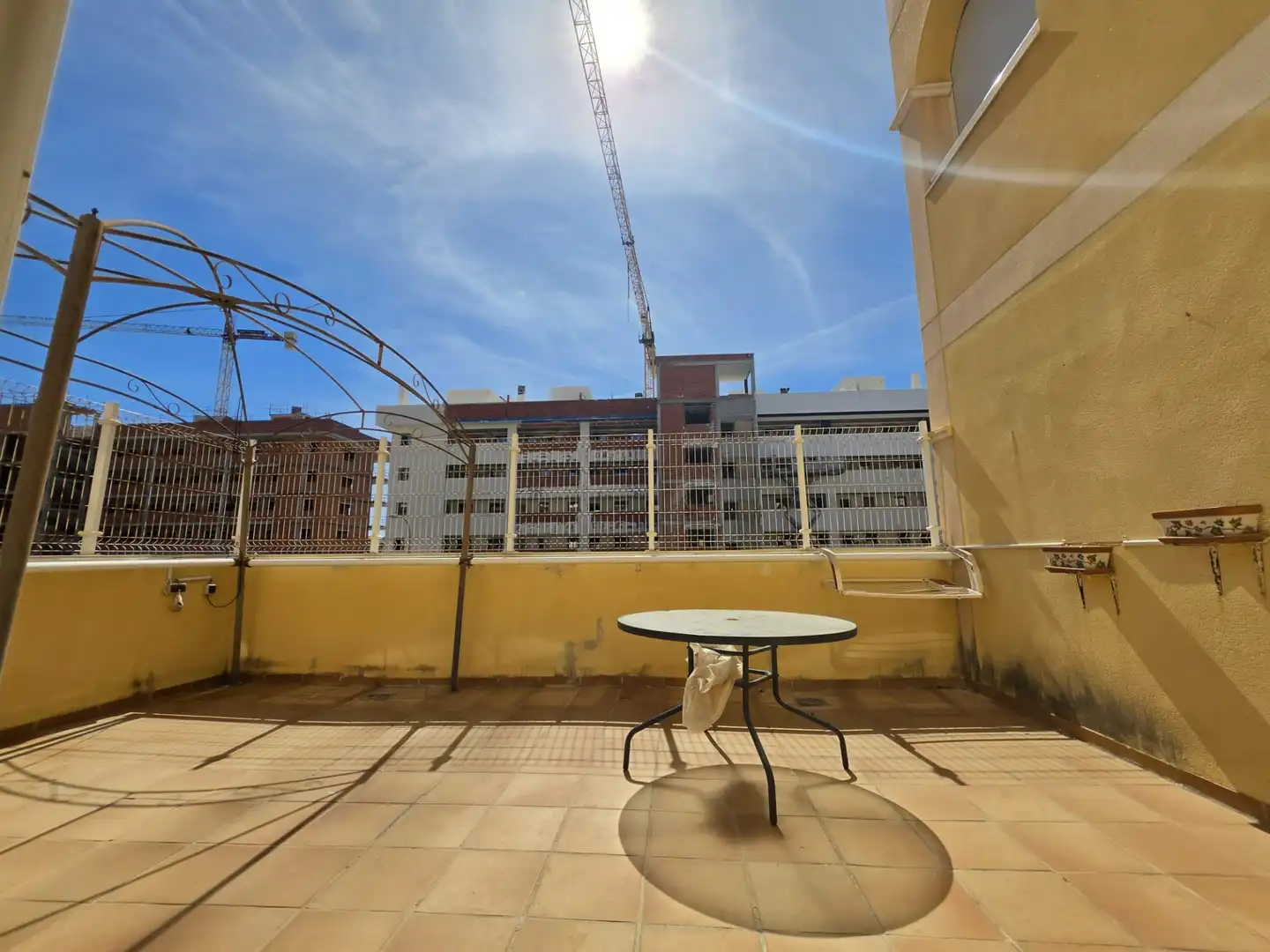 Terrasse von Wohnung zum Verkauf in Torrevieja mit Möbliert