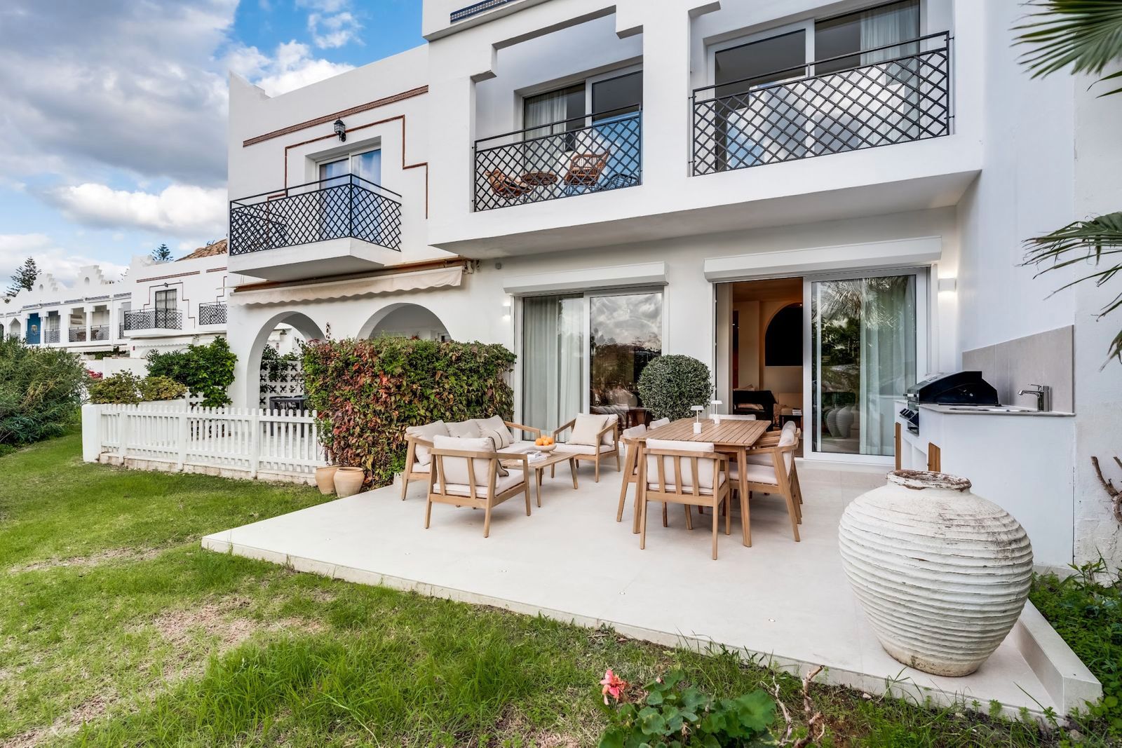 Terrassa de Casa o xalet en venda en Marbella amb Aire condicionat, Traster i Piscina