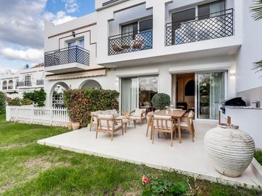 Villa con piscina in vendita a Calle los Granados 18
