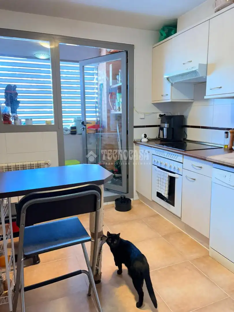 Kitchen of Flat for sale in Valdemoro  with Air Conditioner, Storage room and Community pool