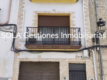 Pis amb balcó en venda a Torreperogil