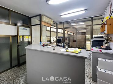 Local comercial en venda a Castell - Poble Vell