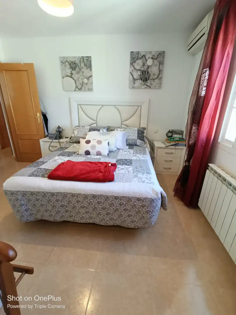 Habitación de Casa o chalet en venta en Burguillos de Toledo con Calefacción, Jardín privado y Amueblado