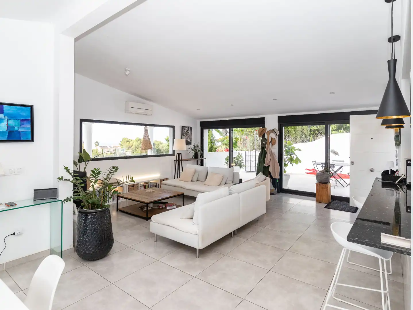 Sala d'estar de Casa o xalet en venda en Dénia amb Aire condicionat, Calefacció i Jardí privat