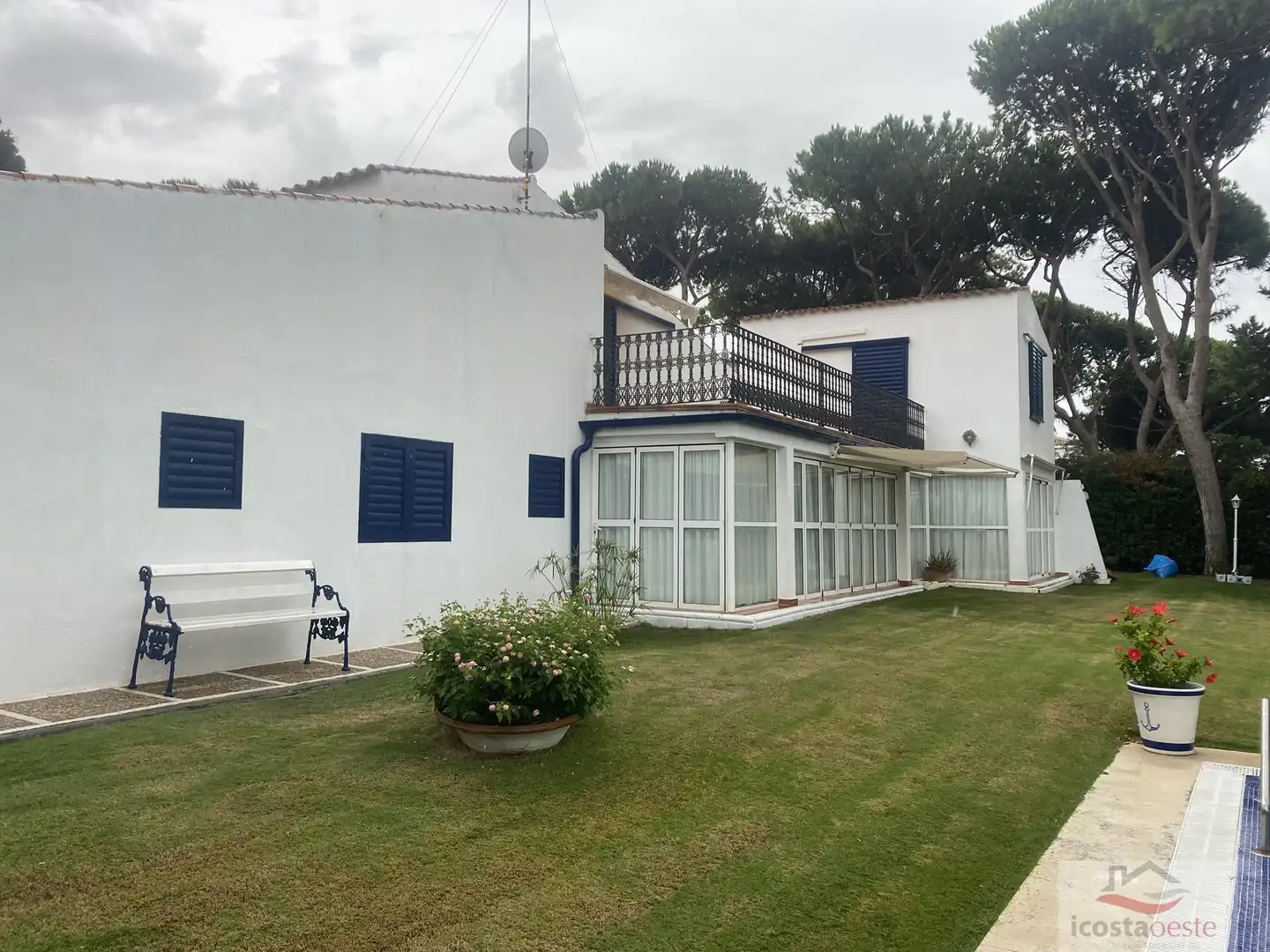 Vista exterior de Casa o xalet en venda en El Puerto de Santa María amb Aire condicionat, Calefacció i Terrassa