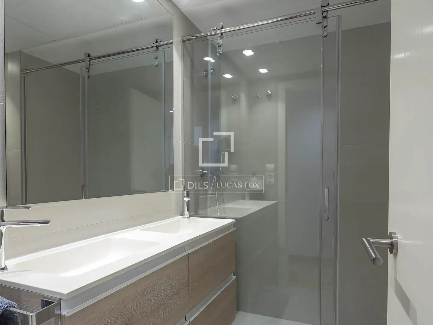 Badezimmer von Wohnung zum Verkauf in Valencia mit Klimaanlage, Heizung und Privatgarten