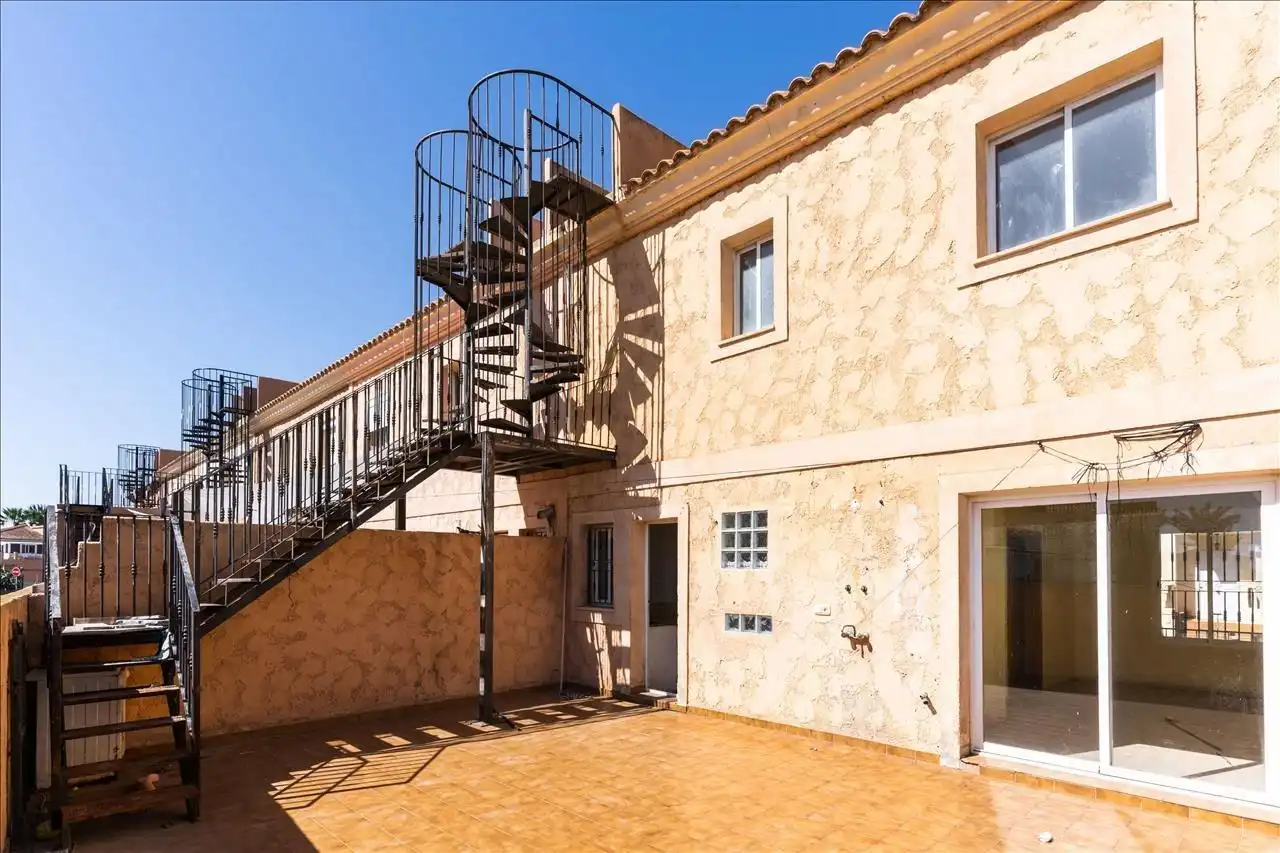 Vista exterior de Pis en venda en Cuevas del Almanzora amb Piscina comunitària