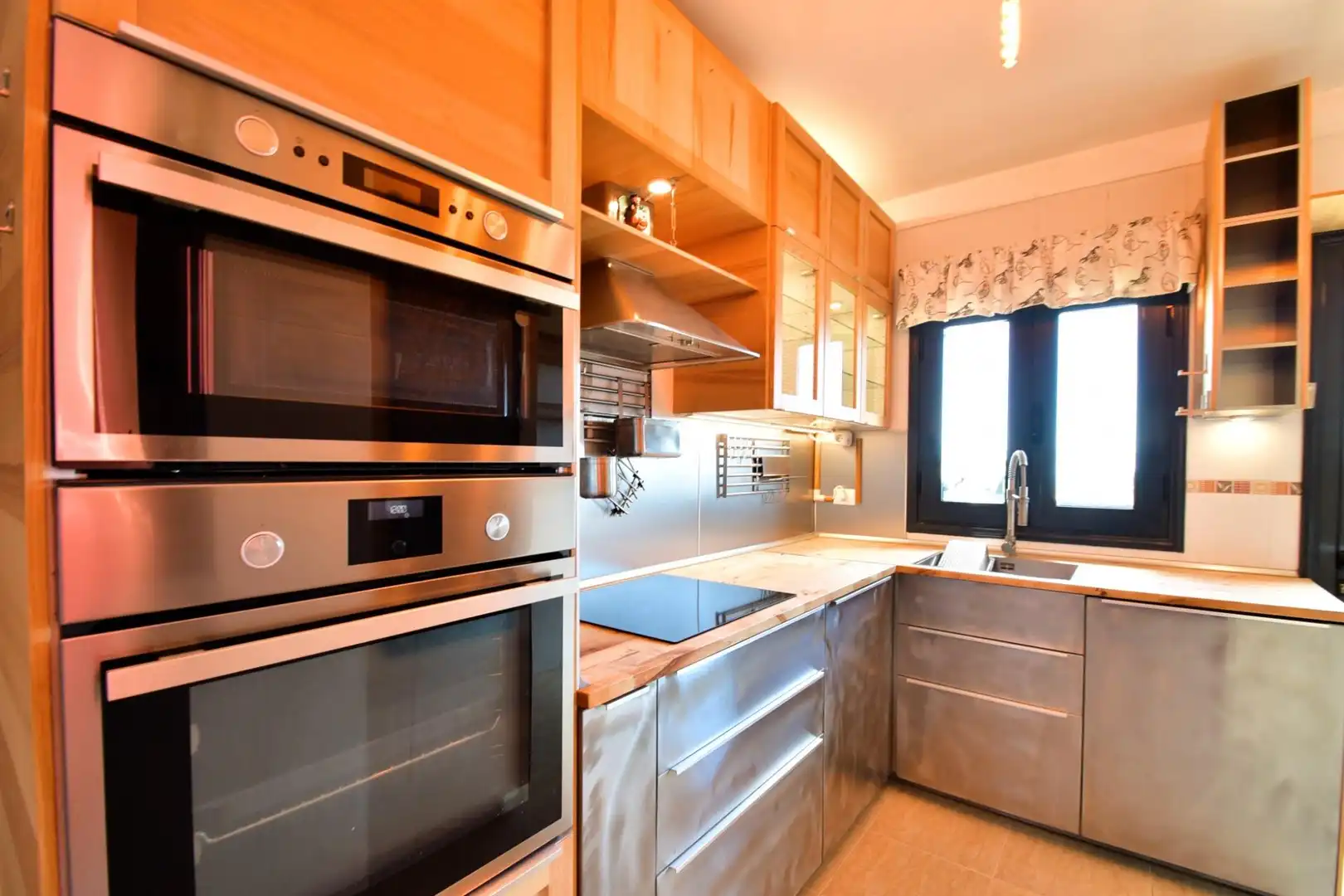Cocina de Casa adosada de alquiler en San Cristóbal de la Laguna con Aire acondicionado, Calefacción y Jardín privado