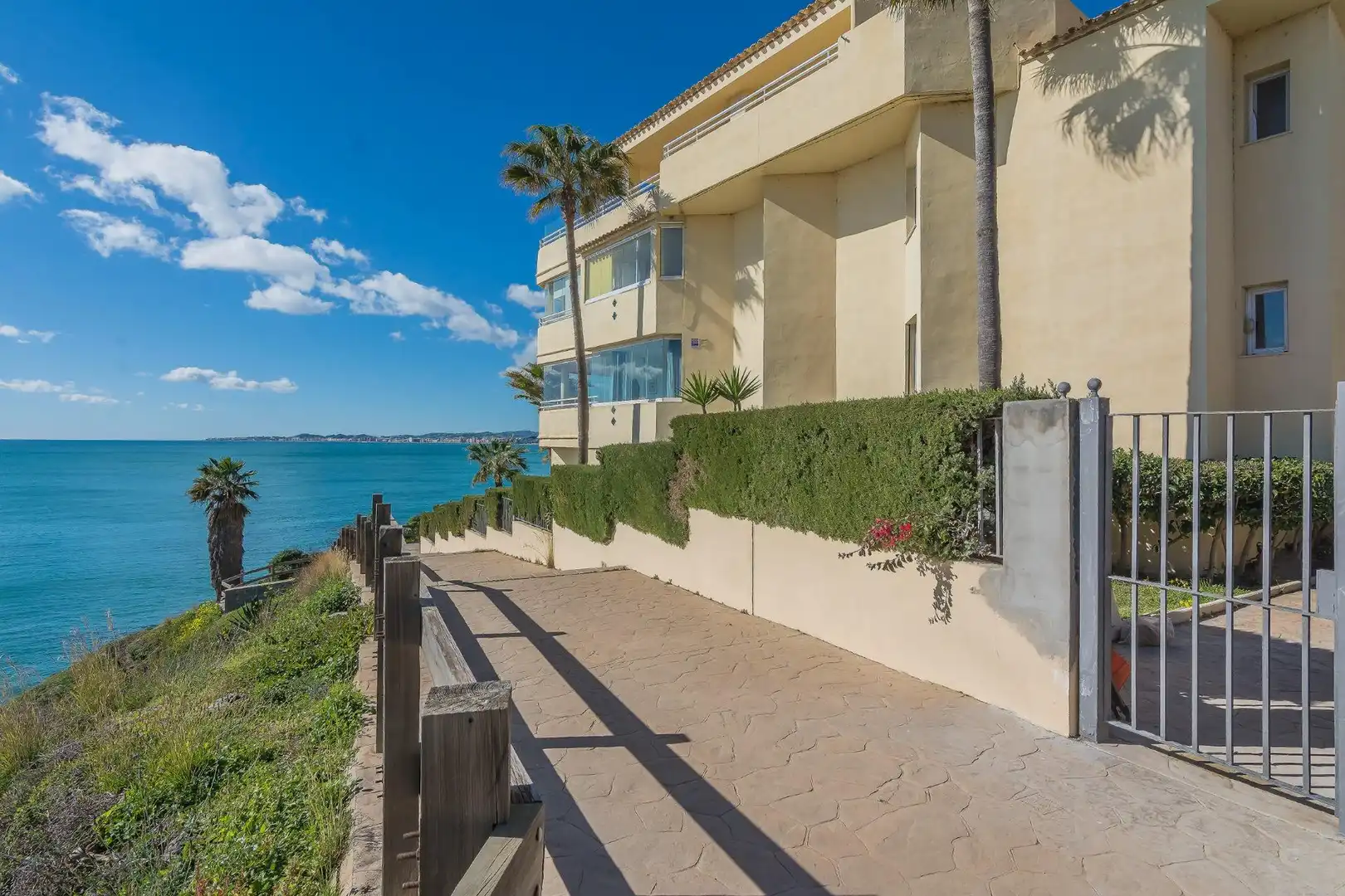 Exterior view of Flat for sale in Benalmádena  with Air Conditioner, Terrace and Balcony