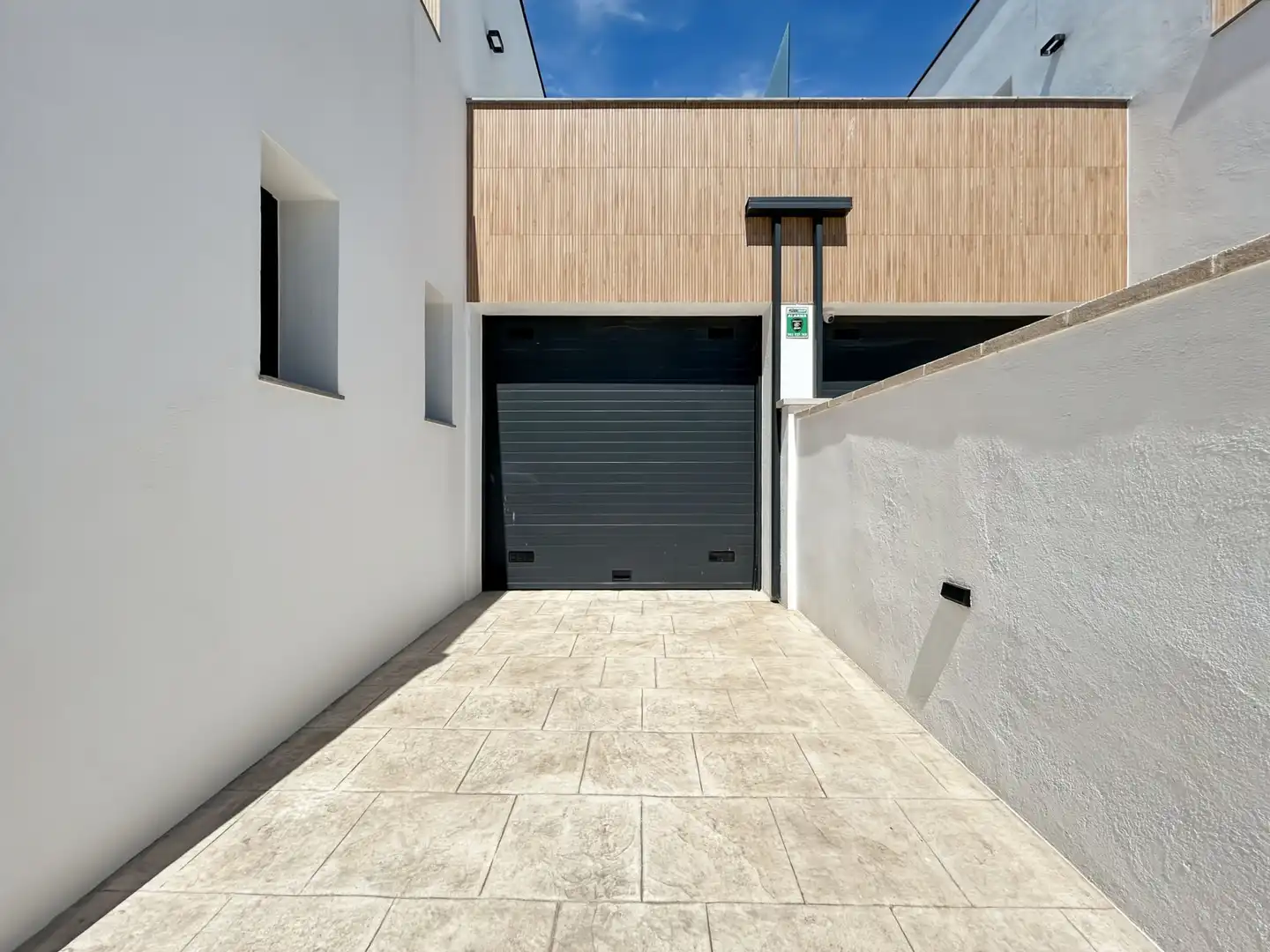 Einfamilien-Reihenhaus zum Verkauf in Empuriabrava mit Klimaanlage, Heizung und Schwimmbad
