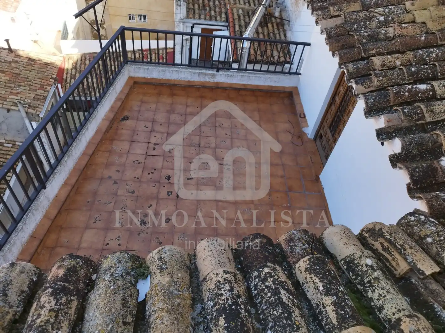 Exterior view of Houses for sale in Requena  with Terrace and Balcony