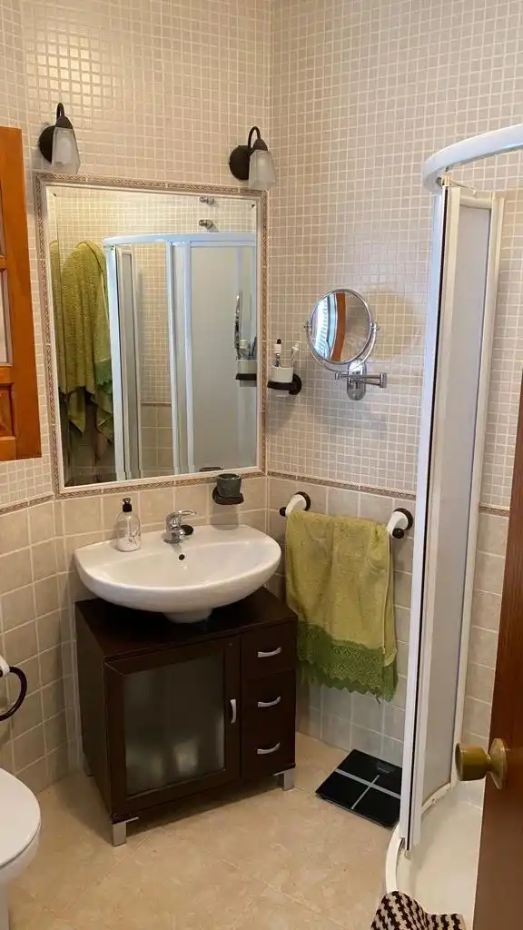 Baño de Finca rústica en venta en Baena con Jardín privado, Terraza y Piscina