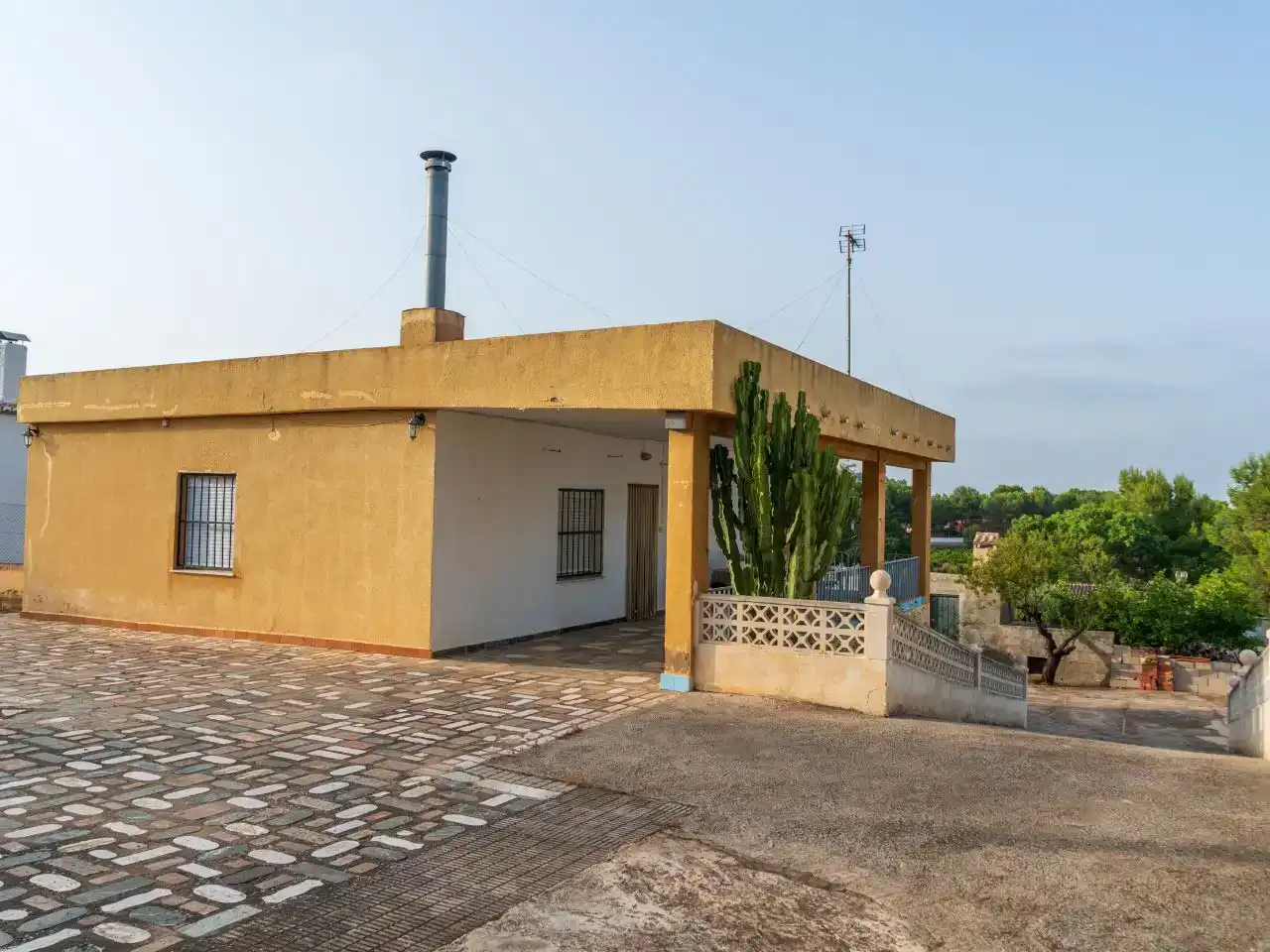 Vista exterior de Casa o chalet en venta en Picassent con Piscina